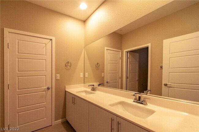 Foto del edificio - 11290 Kraft Mountain Ave