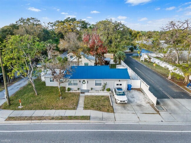 Building Photo - 2 br, 1 bath House - 7799 R 46Th Avenue N