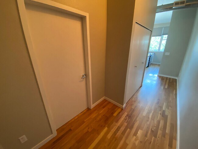 Foto del edificio - Great LoHi Condo - License #2023-BFN-0073421