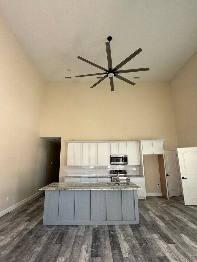 Foto del edificio - Beautiful modern Townhome in Peaster ISD NO Water Bill -  Fenced Yard - GATED: Spring Move in Spe...