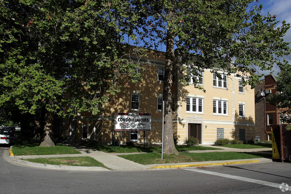 Primary Photo - 1944 Wesley Ave