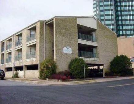 Foto del edificio - 2000 Whitis Ave