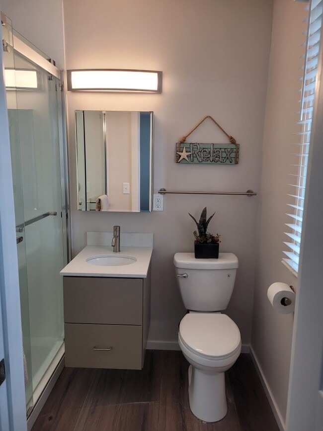 Building Photo - 5th On Main