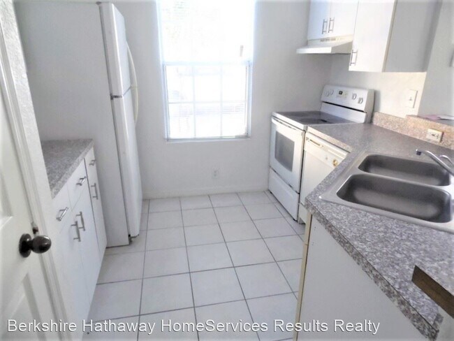 Building Photo - 1 br, 1 bath House - 6320 Raleigh Street #601