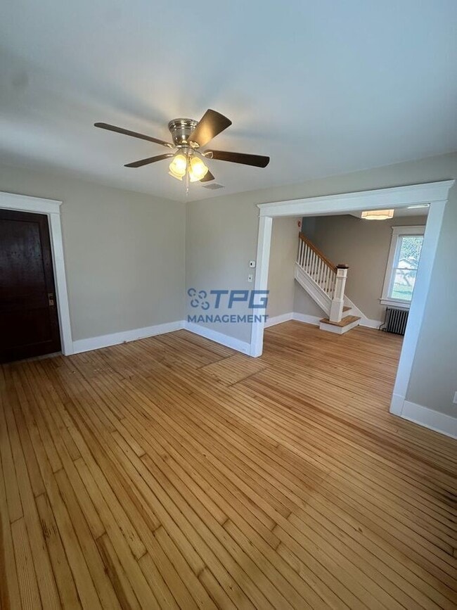 Foto del edificio - 13 Center St