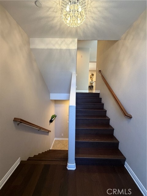 Building Photo - 615 W 1st St