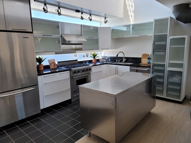 Foto del edificio - 1016 Pier Ave