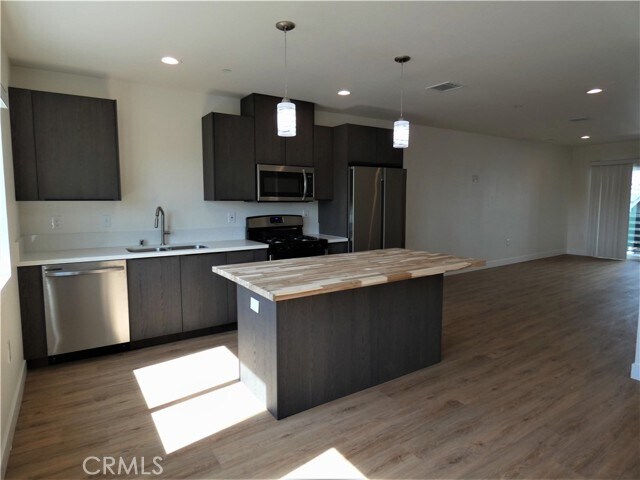 Building Photo - 2412 Carmona Ave