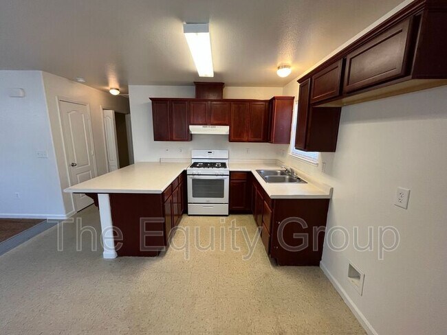 Foto del edificio - 540 E Lakeview Ave