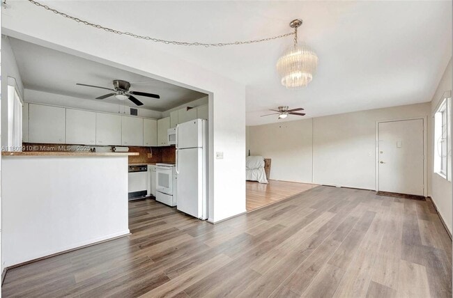 Foto del edificio - 801 SW 133rd Terrace