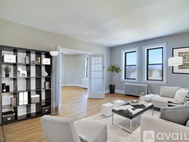 Foto del edificio - 303 Hamilton Pl