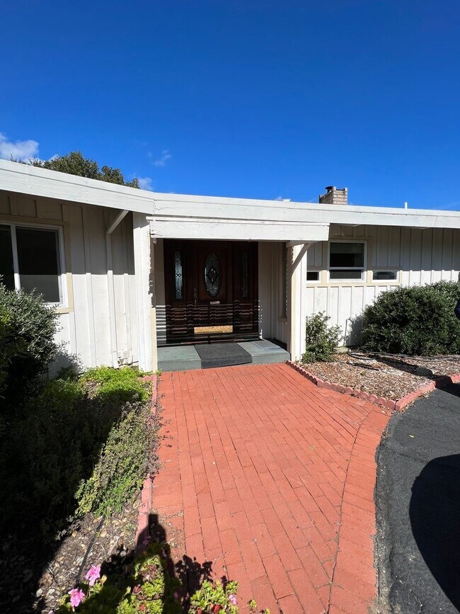 Foto del edificio - 1542 Rancho View Dr