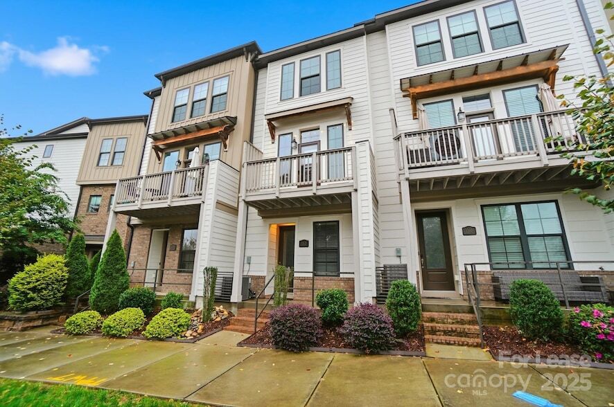 Foto principal - 1312 Nandina St