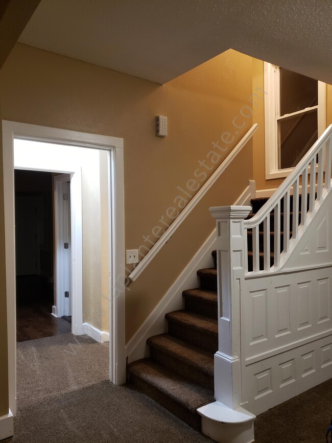 Building Photo - 2712 Glenwood