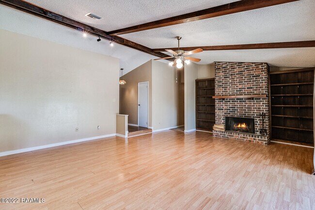 Building Photo - 103 Pinion Cir