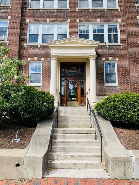 Building Photo - 333 Harvard St