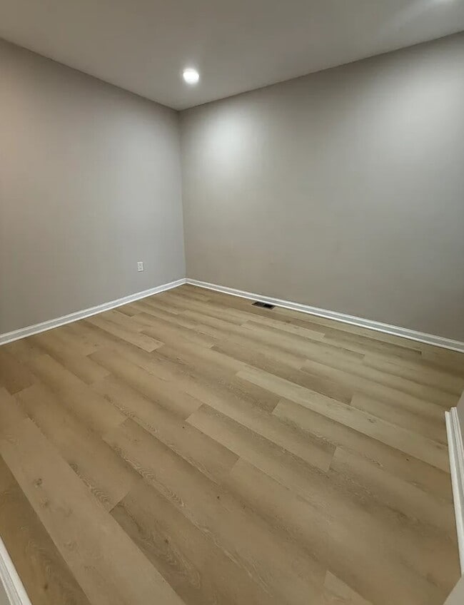 Building Photo - 6136 Wheeler St