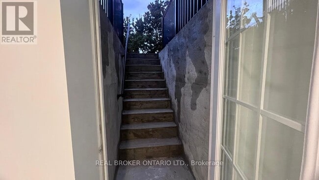 Building Photo - 8 Rainsford Rd