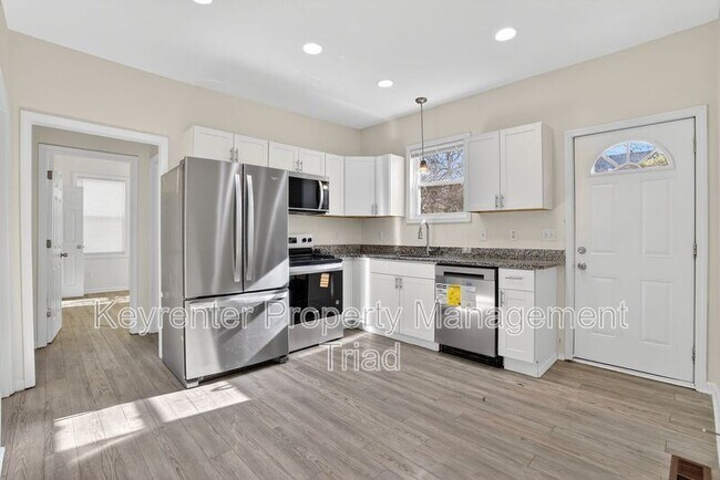 Foto del edificio - 2405 Freeman Mill Rd