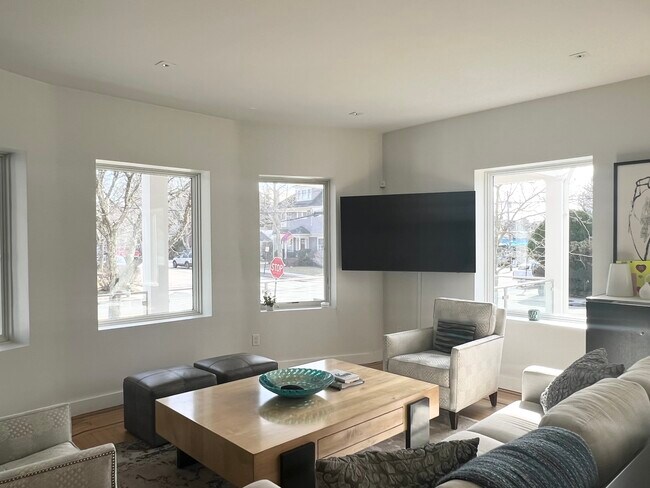 Foto del edificio - 168 Elmgrove Ave