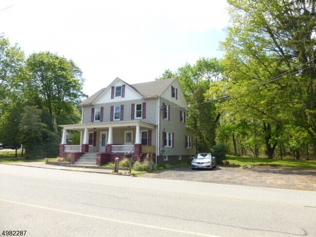 Building Photo - 291 Berkshire Valley Rd