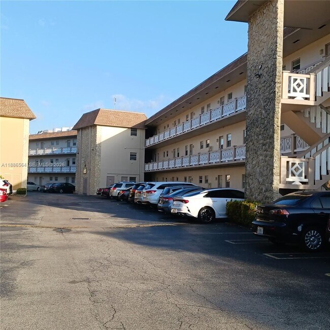 Foto del edificio - 5181 W Oakland Park Blvd