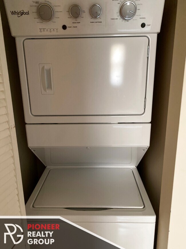 Foto del edificio - 628 W Roscoe St