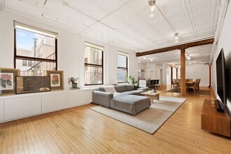 Building Photo - 5 White St