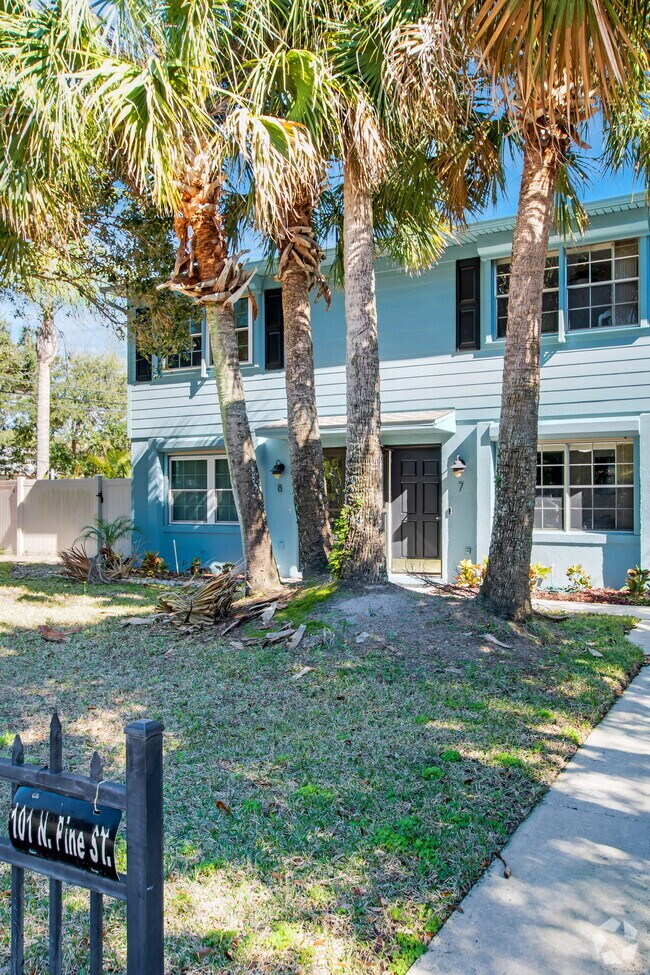 Apartments for Rent in New Smyrna FL with Hardwood Floors 2 Rentals