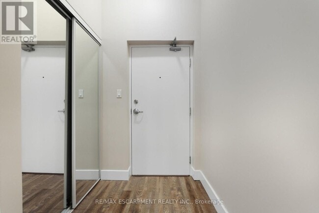 Photo du bâtiment - 149 Main St W