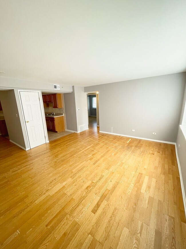 Foto del edificio - 10425 Natoma Ave