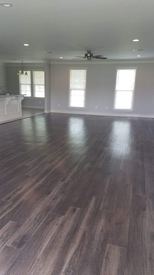 Building Photo - 170 White Oak Drive