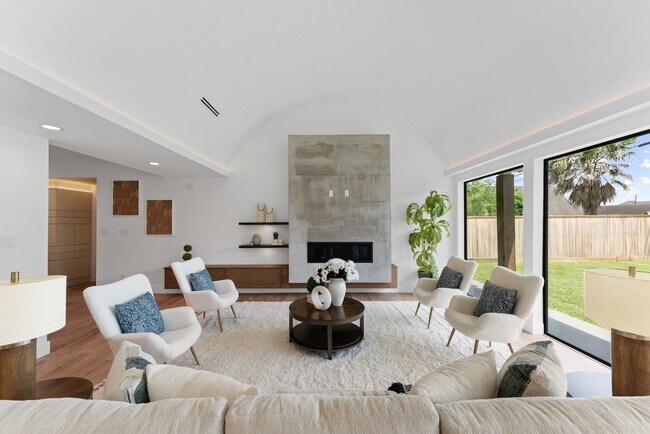 Foto del edificio - 6711 Housman