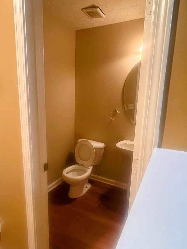 Foto del edificio - 2970 Vining Ridge Ln