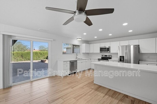 Building Photo - 821 N 87th Pl