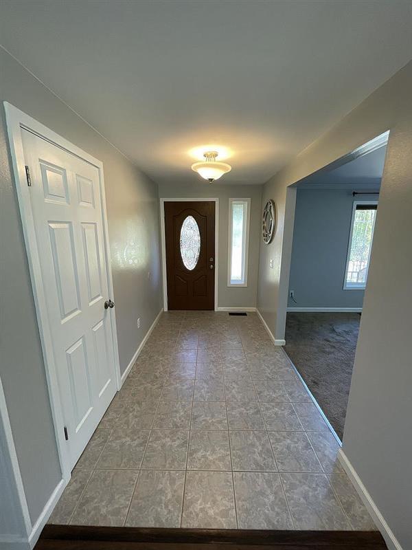 Foto del edificio - Well maintained 3 bedroom 2.5 bathroom ram...