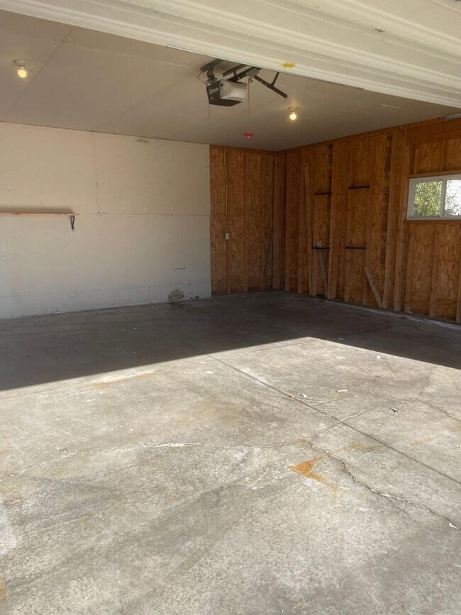 Foto del edificio - 2930 W Glenpark Dr