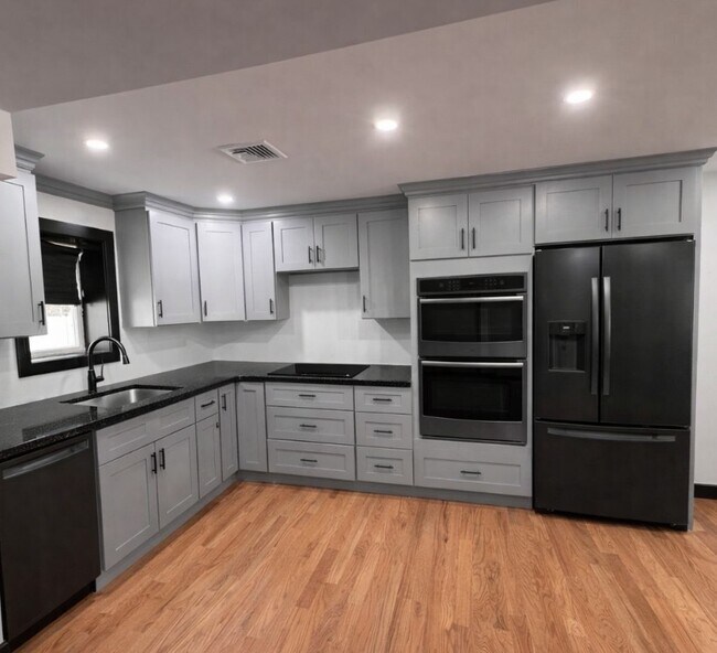 Foto del edificio - 123 Udall Rd