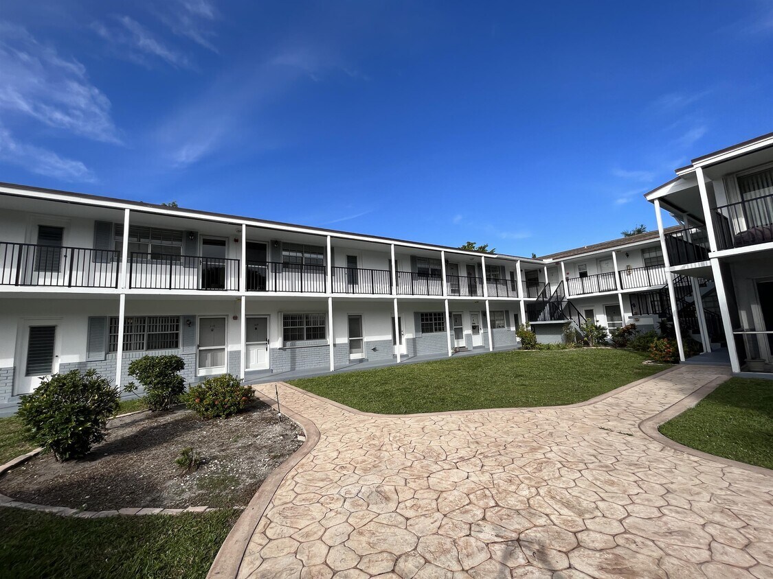 Photo - 1431 S 14th Ave (Hollywood, FL)