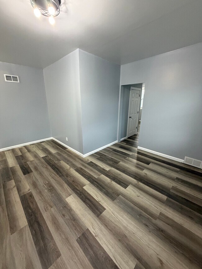 Foto del edificio - 1224 E 11th St