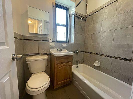 Building Photo - 2 bedroom in BRONX NY 10456