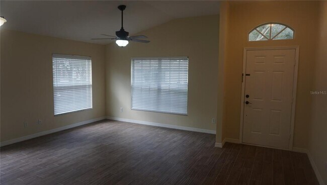 Building Photo - 739 Straw Lake Dr