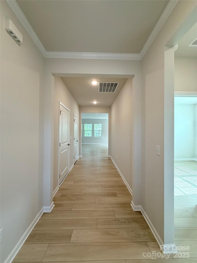 Foto del edificio - 5901 Oak Br Cir