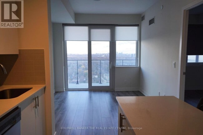 Building Photo - 15 Ellerslie Ave