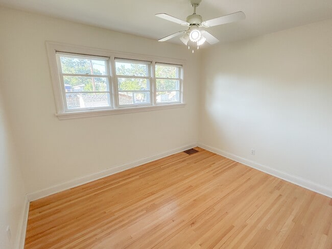 Building Photo - 2712 Sinton Ave