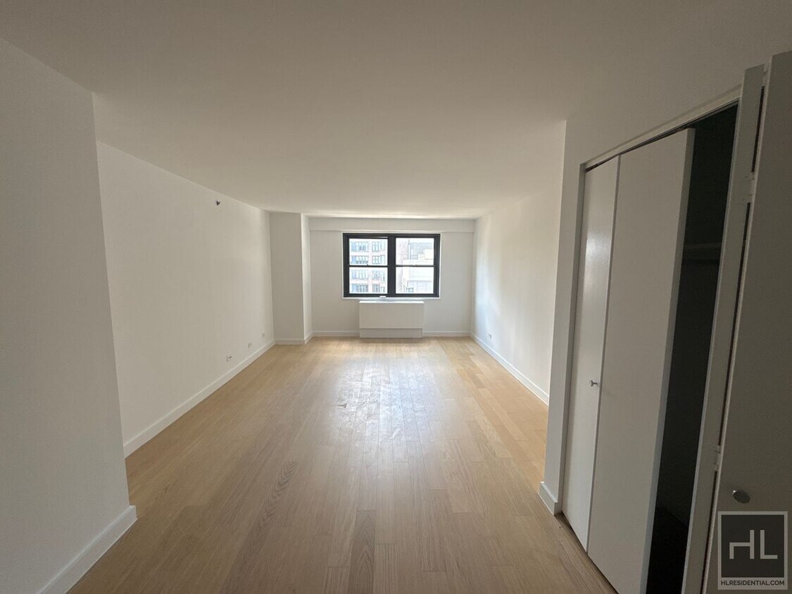 Primary Photo - East 39th Street