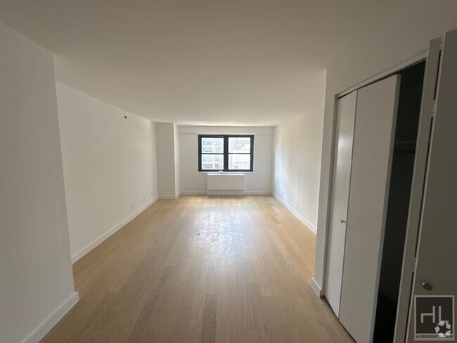 Building Photo - East 39th Street