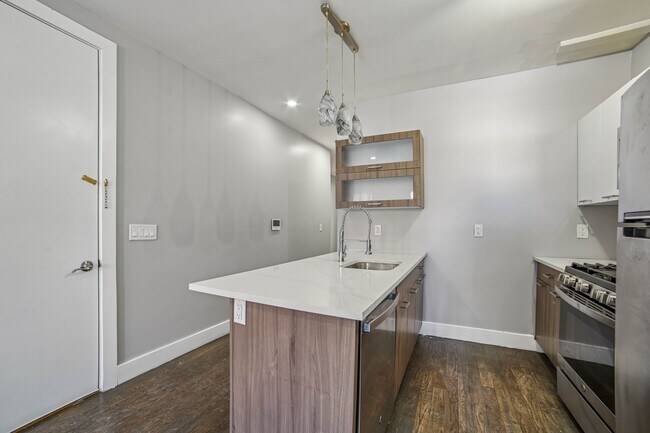 Foto del edificio - 270 Hancock Ave