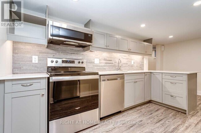 Photo du bâtiment - 691 Simcoe St N