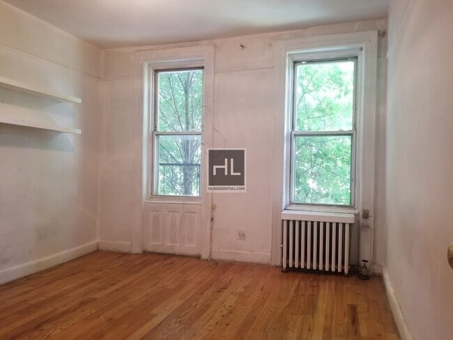 Building Photo - 56-15 Catalpa Avenue Unit C3